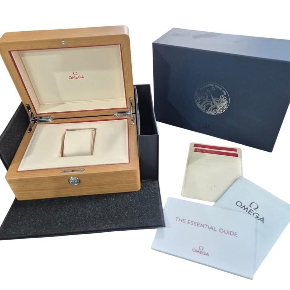 Omega Seamaster Aqua Terra Worldtimer150m Co-axial Master Chronometer GMT 43mm in Stainless Steel Summer Blue Full set
