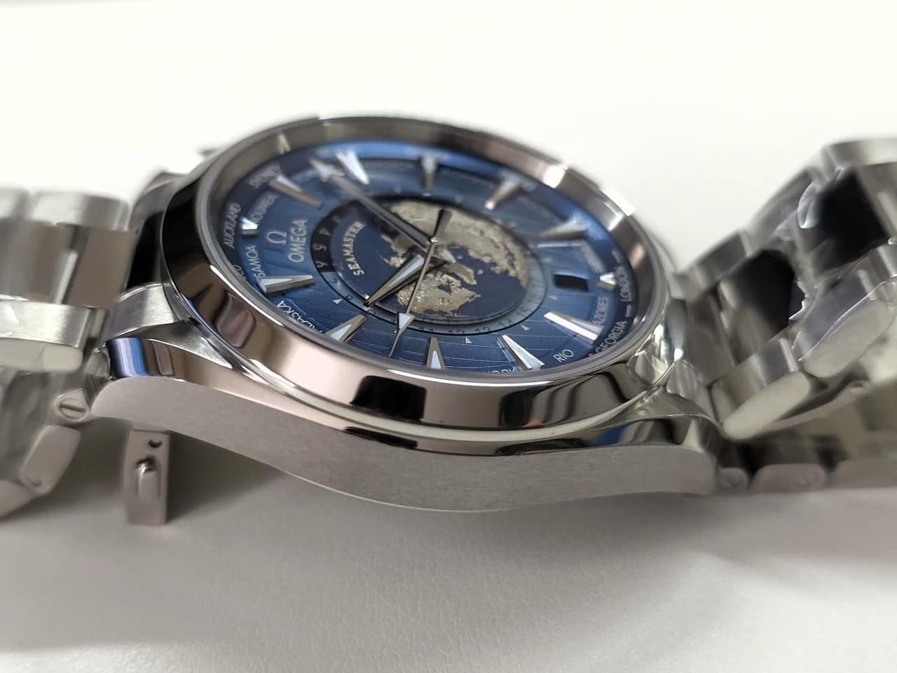 Omega Seamaster Aqua Terra Worldtimer150m Co-axial Master Chronometer Gmt Full Set! New Old Stock!
