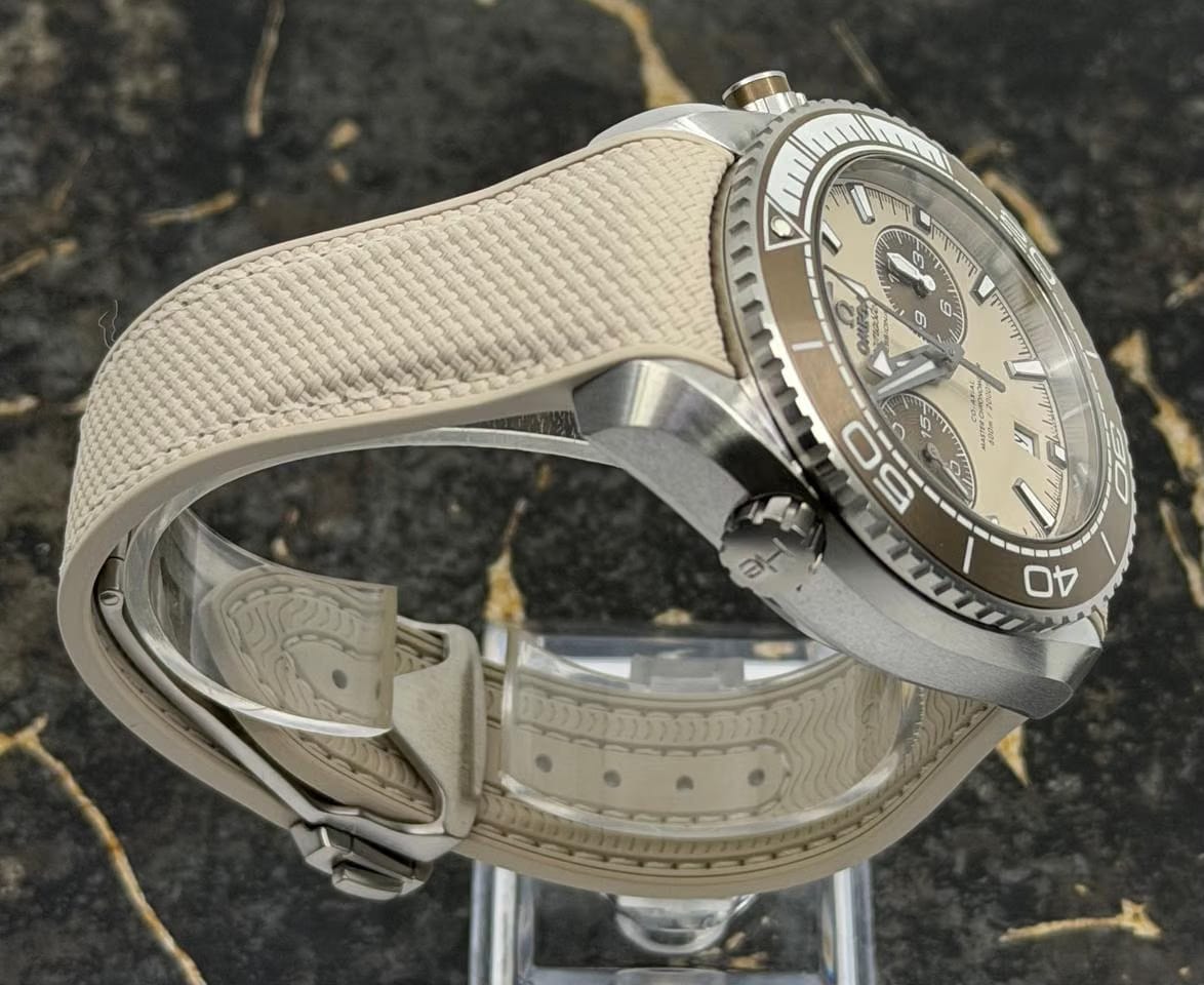 Omega Seamaster Planet Ocean Chronograph New 2026 - Seamaster Planet Ocean 600 M - Chronograph - 45,5 mm - Beige Dial