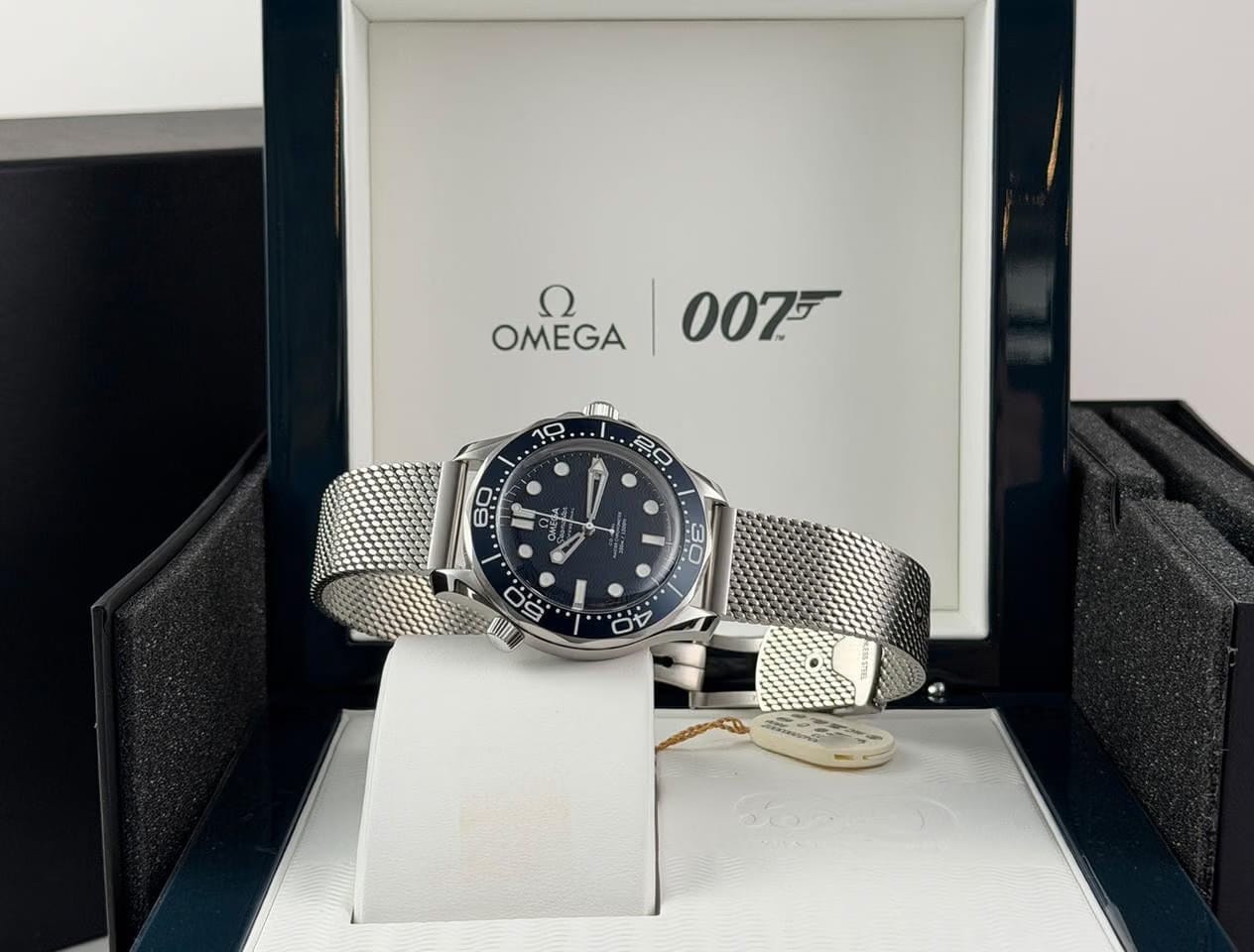 Omega Seamaster Diver 300 M42mm James Bond 007 60th Anniversary