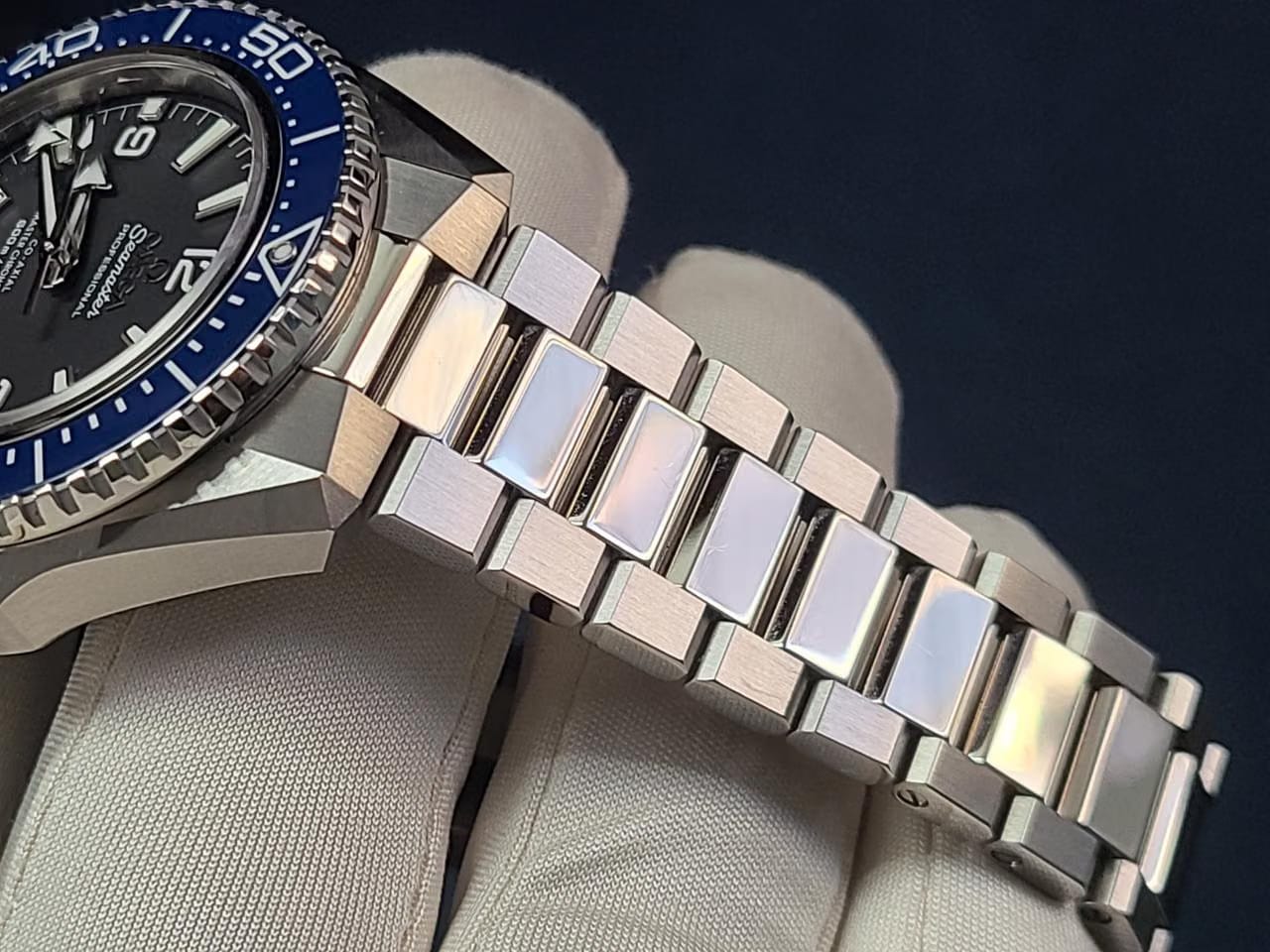 Omega Seamaster Planet Ocean600 M BATMAN Blue Ceramic Bezel Titanium Sea Horse Back Black Matte Dial Master Co-axial CAL 8912 Complete Full Set + White Tag