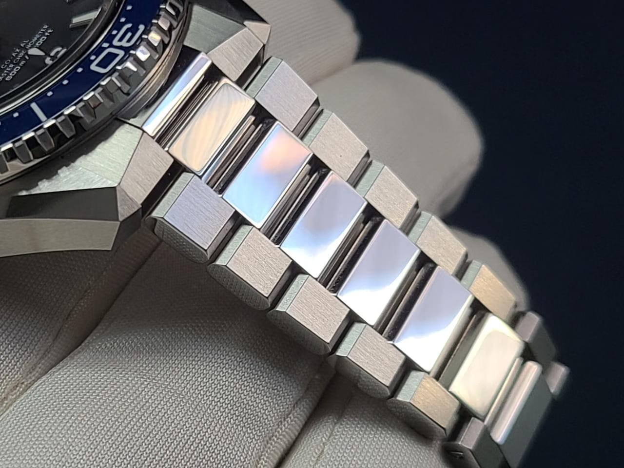 Omega Seamaster Planet Ocean600 M BATMAN Blue Ceramic Bezel Titanium Sea Horse Back Black Matte Dial Master Co-axial CAL 8912 Complete Full Set + White Tag