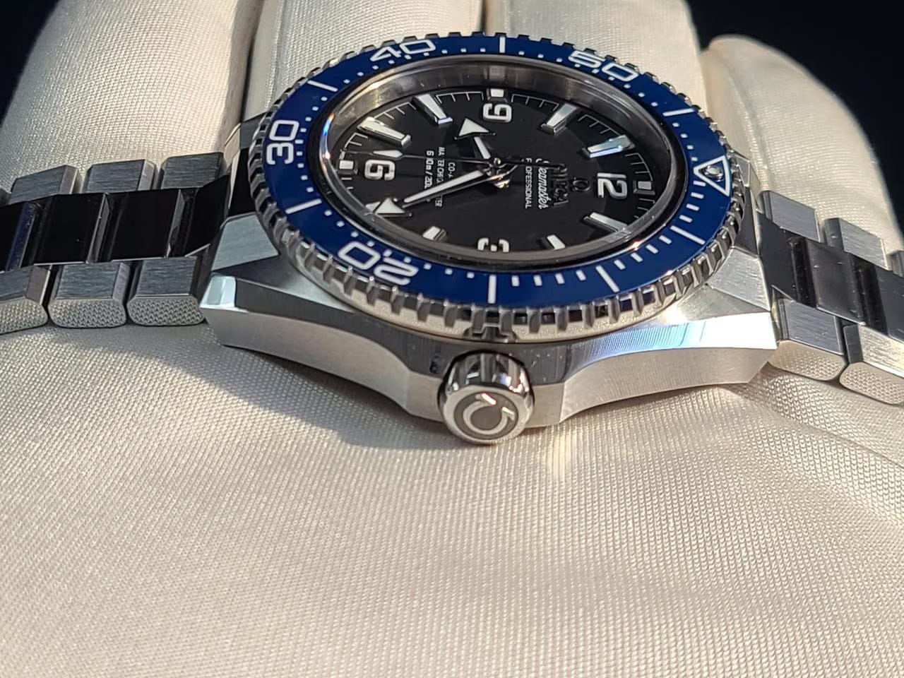 Omega Seamaster Planet Ocean600 M BATMAN Blue Ceramic Bezel Titanium Sea Horse Back Black Matte Dial Master Co-axial CAL 8912 Complete Full Set + White Tag