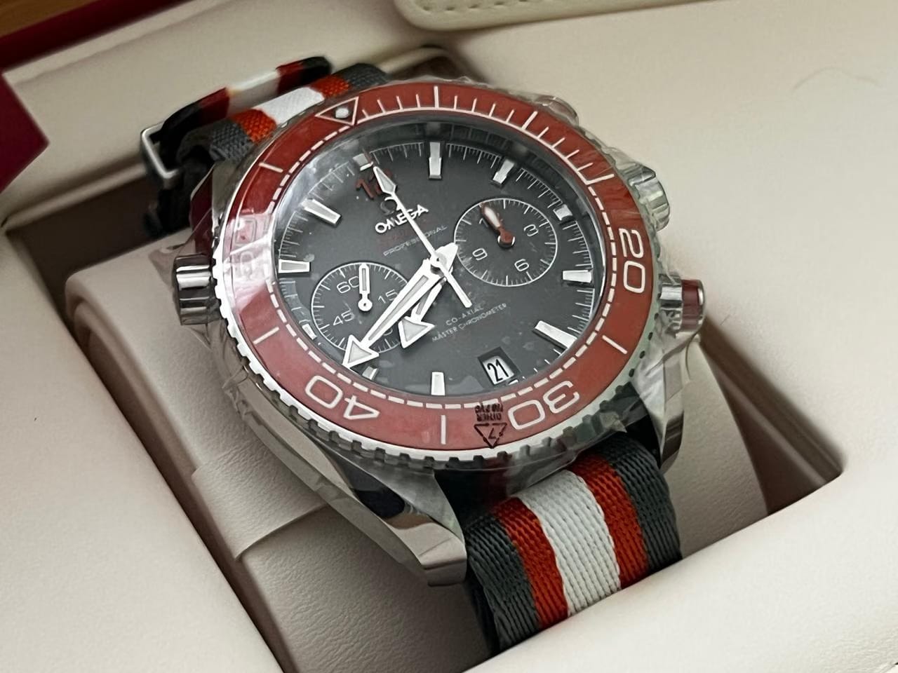 Omega Seamaster Planet Ocean Chronograph600 M 45.5m 215.32.46.51.99.001