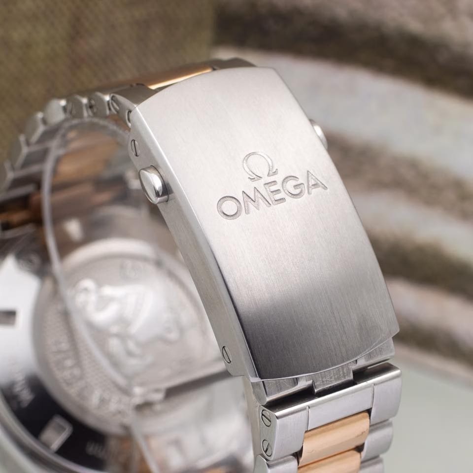 Omega Speedmaster Mark IIin Steel & Sedna Gold