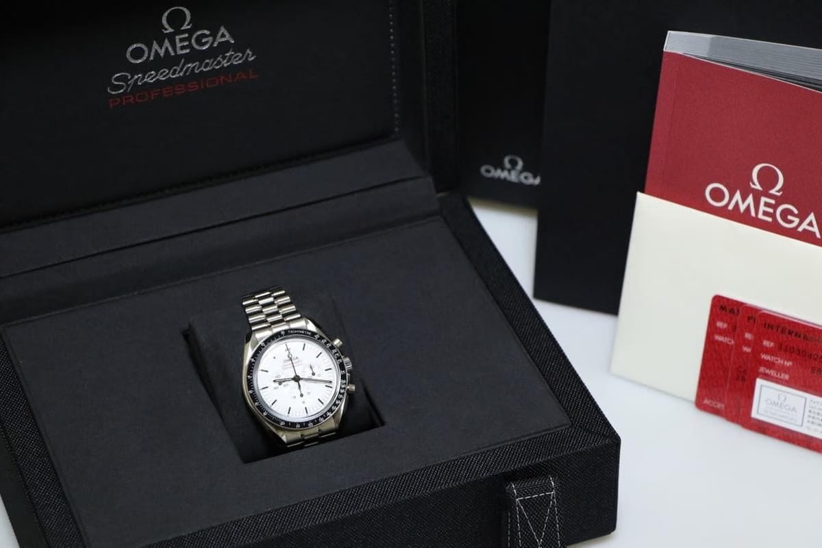 Omega Speedmaster Professional Moonwatch310.30.42.50.04.001 Hand winding