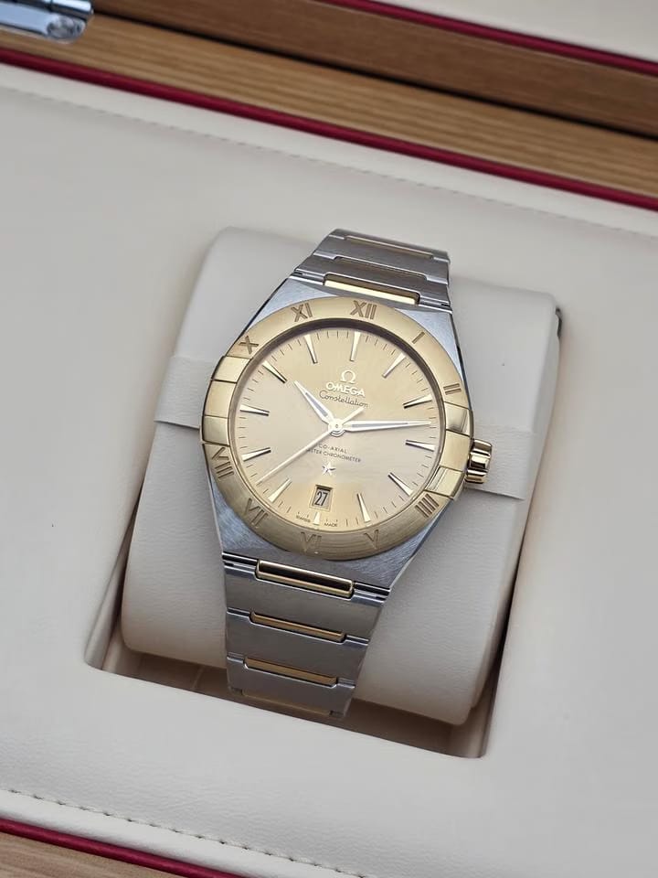 Omega Constellation Chronometer 39mm Ref. 131.20.39.20.08.001 Full set ( unworn watch , box , warranty card )