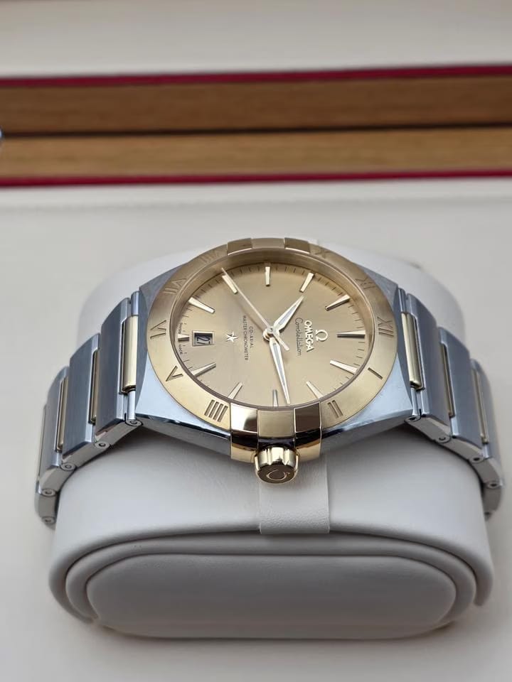 Omega Constellation Chronometer 39mm Ref. 131.20.39.20.08.001 Full set ( unworn watch , box , warranty card )