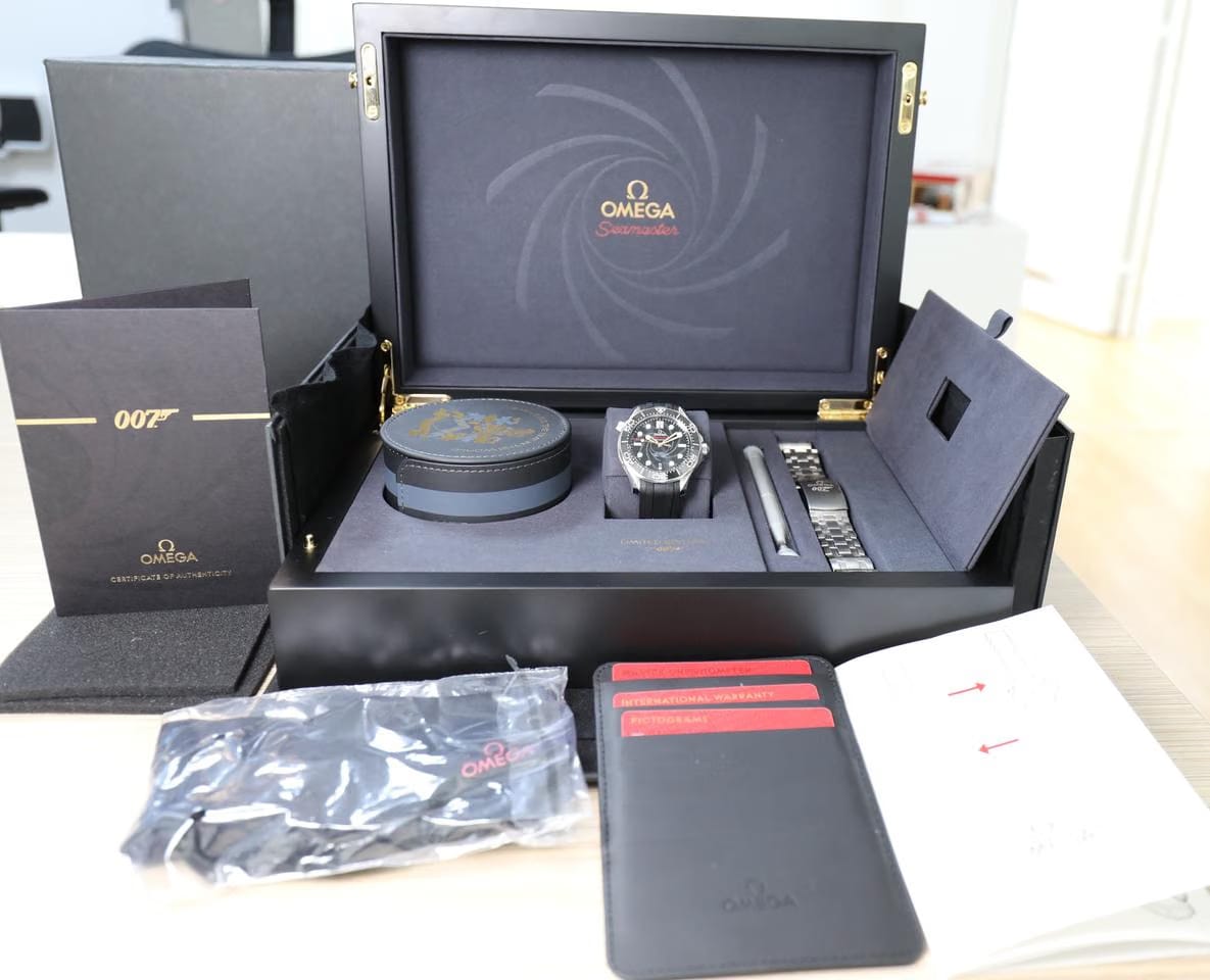 Omega Seamaster Diver 300 MJames Bond Anniversary - Limited Edition - 42mm Unworn - Full Set