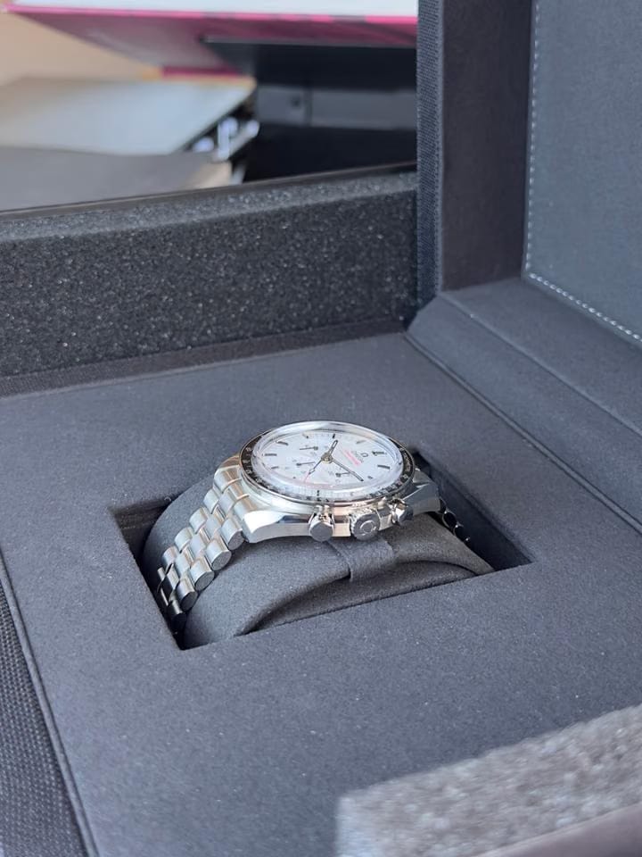 Omega Speedmaster Professional Moonwatch White Dial 42mm steel 310.30.42.50.04.001