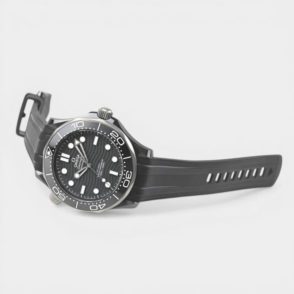 Omega Seamaster Diver 300 MTitanium&Ceramic / 43.5 mm / 210.92.44.20.01.001