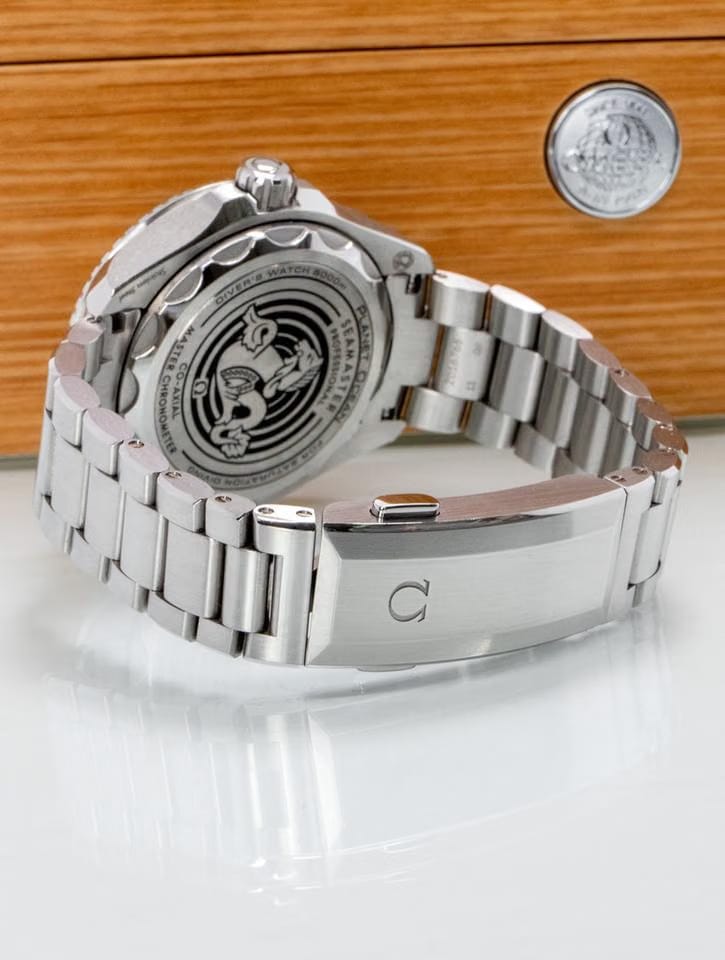 Omega Seamaster Planet Ocean215.30.46.21.04.001