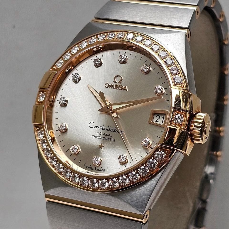Omega Constellation Men38 MM - Silver Diamond Dial - Box & Papers 2024 - Factory Bezel - Rose Gold