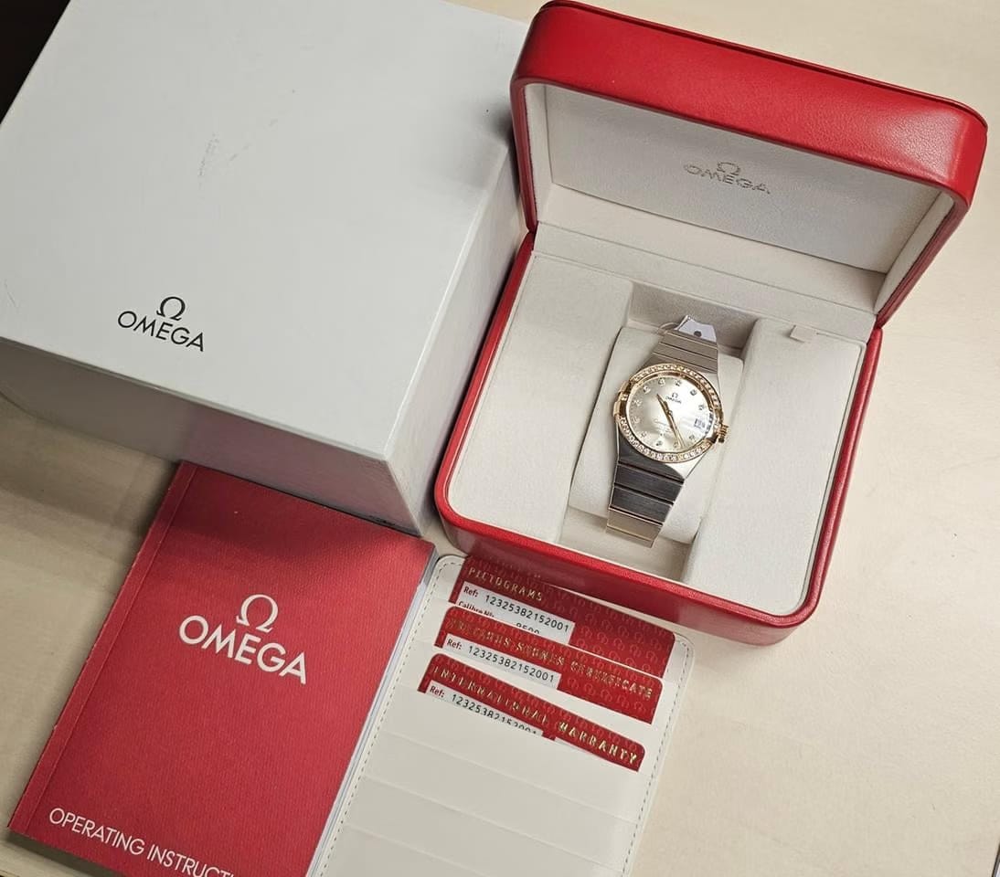 Omega Constellation Men38 MM - Silver Diamond Dial - Box & Papers 2024 - Factory Bezel - Rose Gold