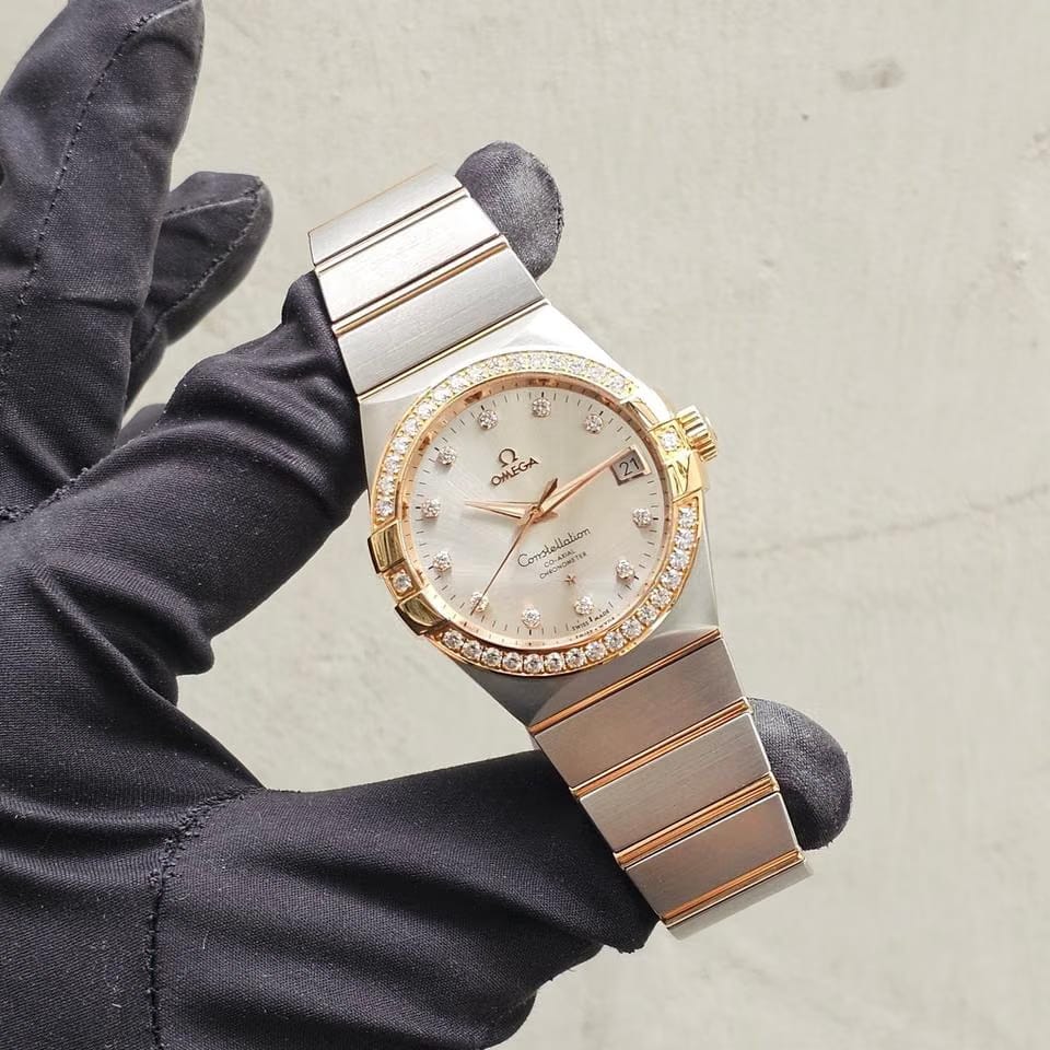 Omega Constellation Men38 MM - Silver Diamond Dial - Box & Papers 2024 - Factory Bezel - Rose Gold