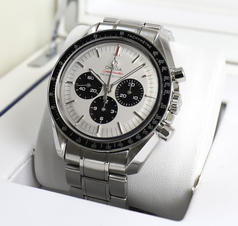 Omega Speedmaster2020 Tokyo - Panda Dial - 42mm - Limited Edition Unworn - Full Set