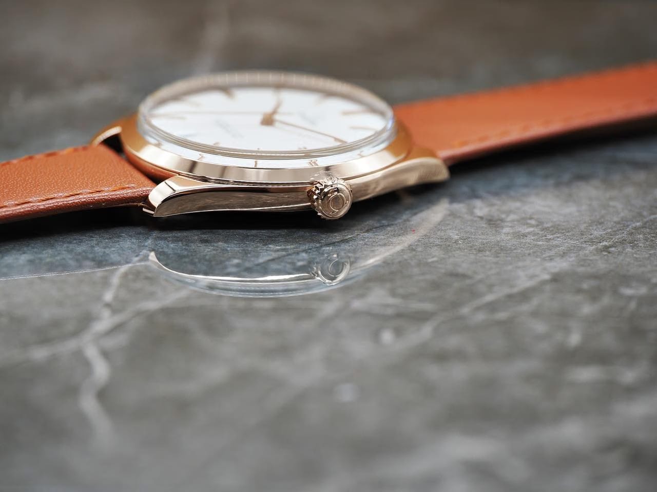 Omega De Ville Trésor Ref. 432.53.40.21.02.002 with Box and Papers - Rosegold - New/Unworn