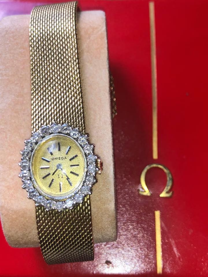 Omega De Ville18 k gold diamonds de ville Gold and diamonds. Full Set . Mint condition
