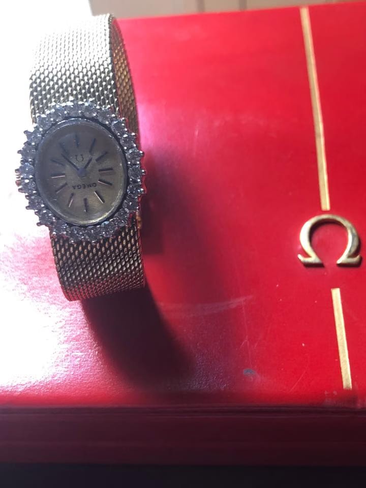 Omega De Ville18 k gold diamonds de ville Gold and diamonds. Full Set . Mint condition