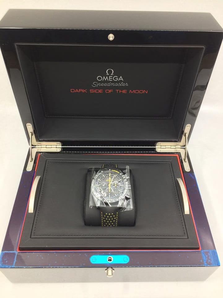 Omega Speedmasterdark side of the moon apollo 8 44.25 mm otomatik saat 311.92.44.30.01.001
