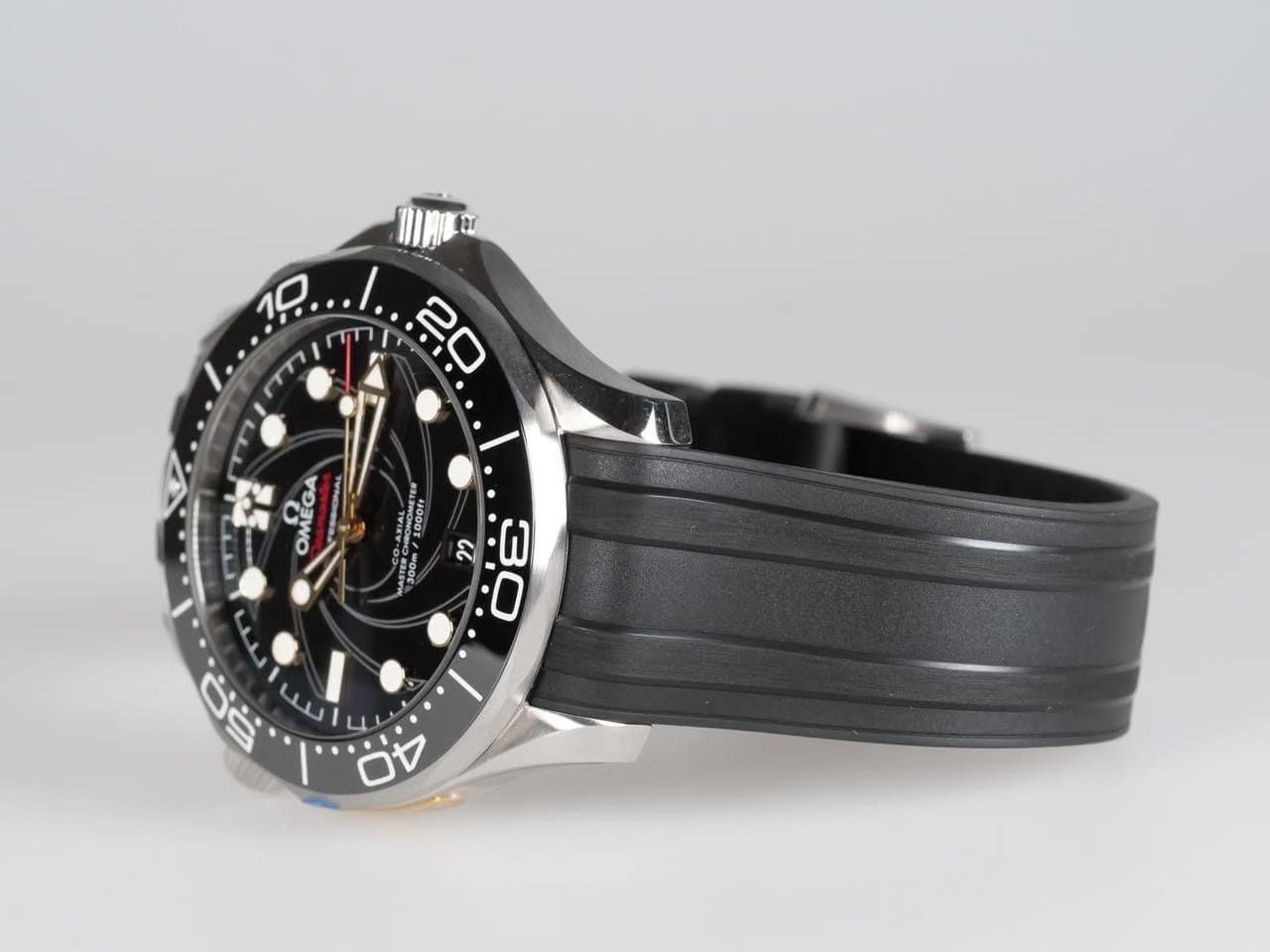 Omega Seamaster Diver 300 MJames Bond Stickers & Ungetragen - Box & Papiere