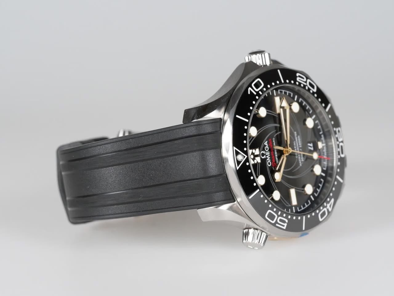Omega Seamaster Diver 300 MJames Bond Stickers & Ungetragen - Box & Papiere