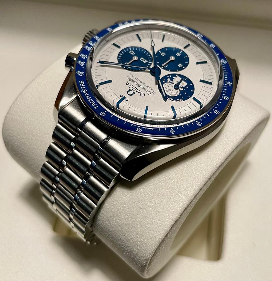Omega Speedmaster Professional Moonwatch'Silver Snoopy Award' NEW Complete Set +Bracelet & Stickers | 50th Anniversary Ed