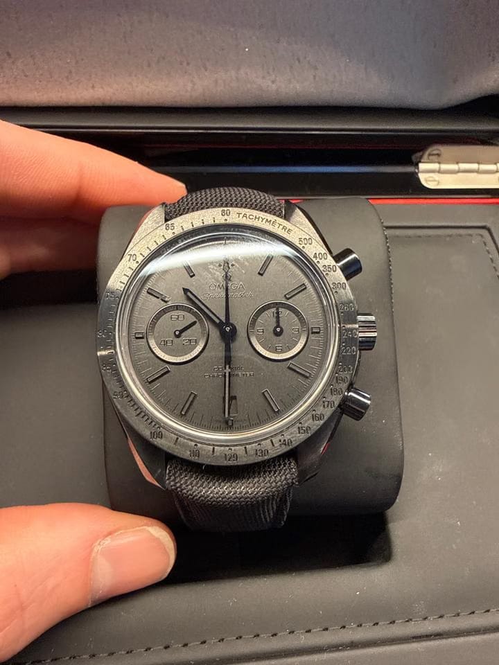 Omega Speedmaster Dark Side Of The Moon Moonwatch Almost unworn. Never damaged. Complete set.