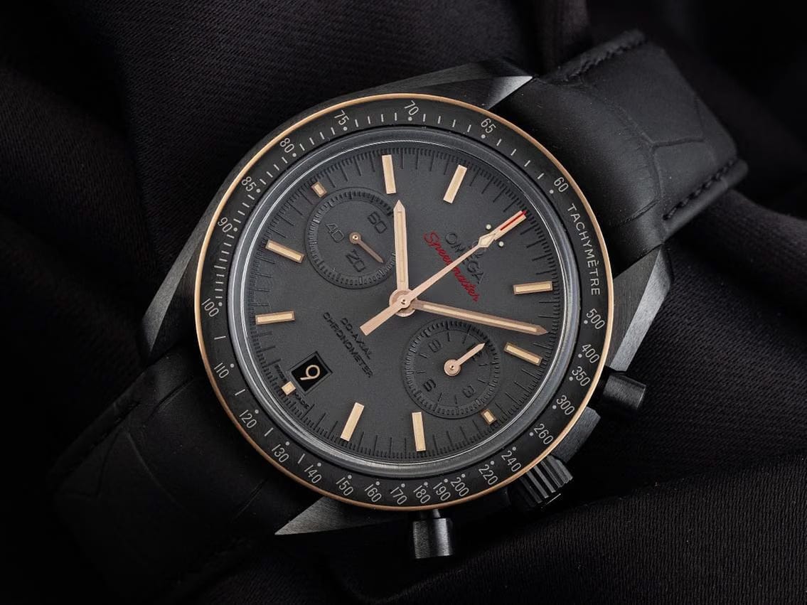 Omega Speedmaster Moonwatch Dark Side of the Moon Ref.311.63.44.51.06.001 2024 Full Set Ungetragen Vintage Speedmaster Moonwatch Dark Side of the Moon Faltschließe