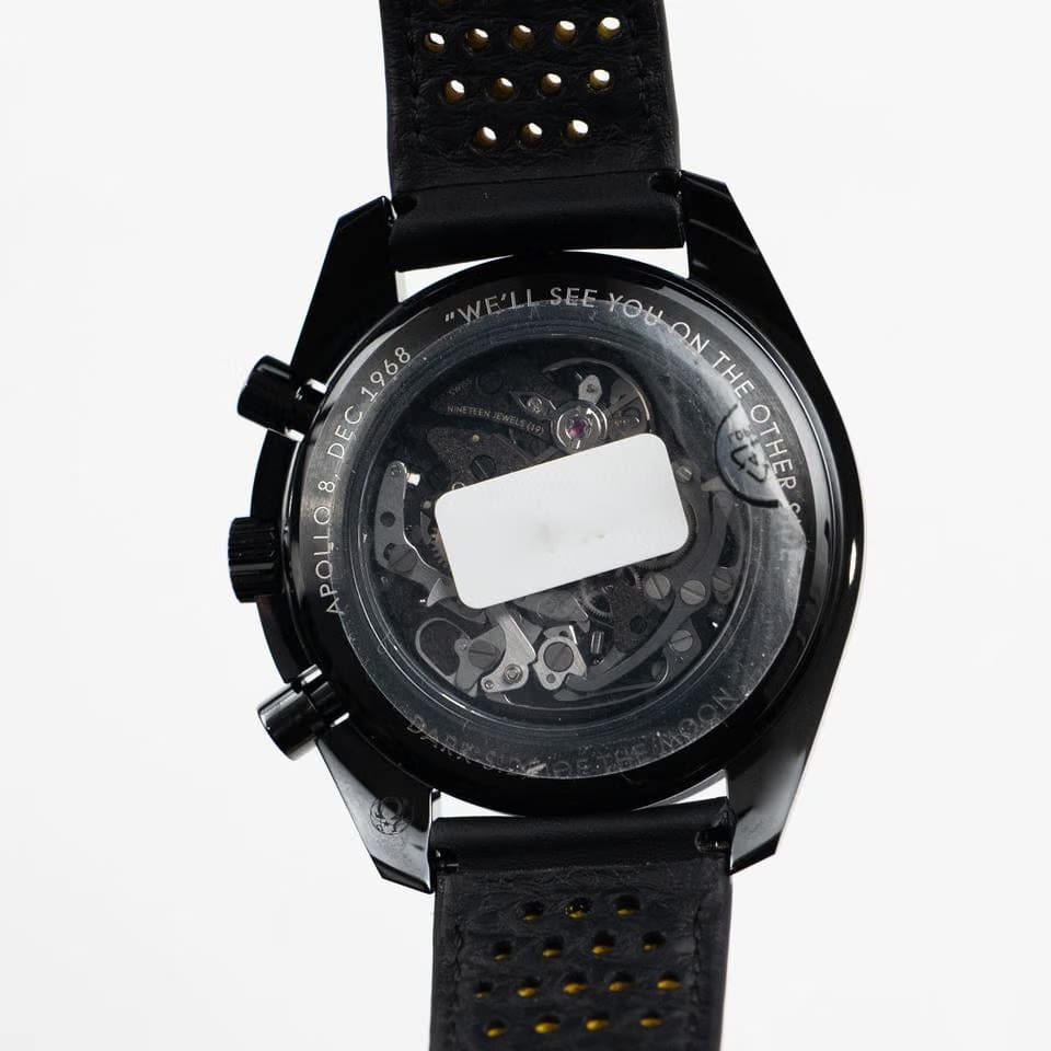 Omega Speedmaster311.92.44.30.01.001 Dark Side of the Moon Apollo 8 Edition Black Ceramic Black Dial (2021)