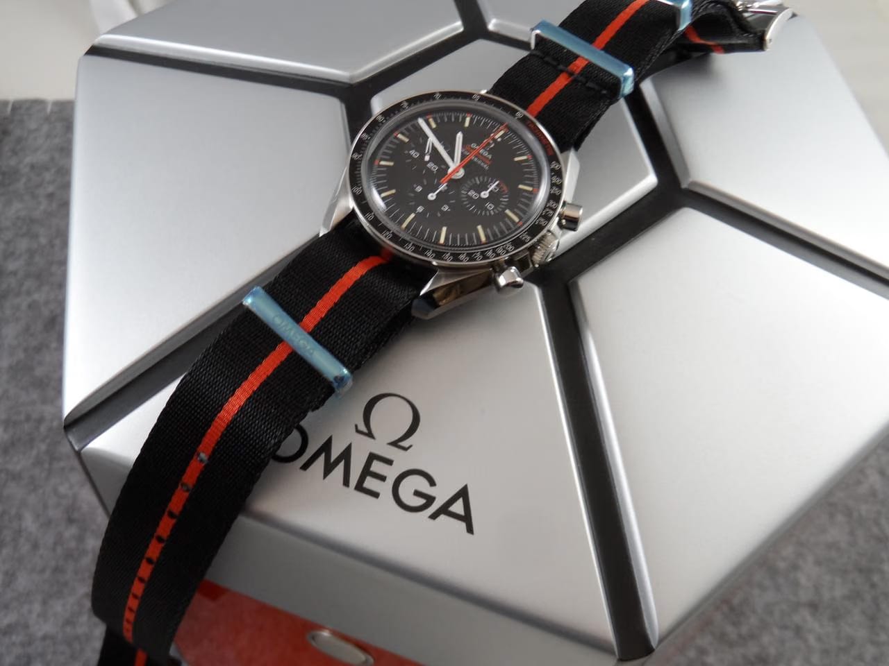 Omega Speedmaster Professional Moonwatch Speedy Tuesday Ultraman