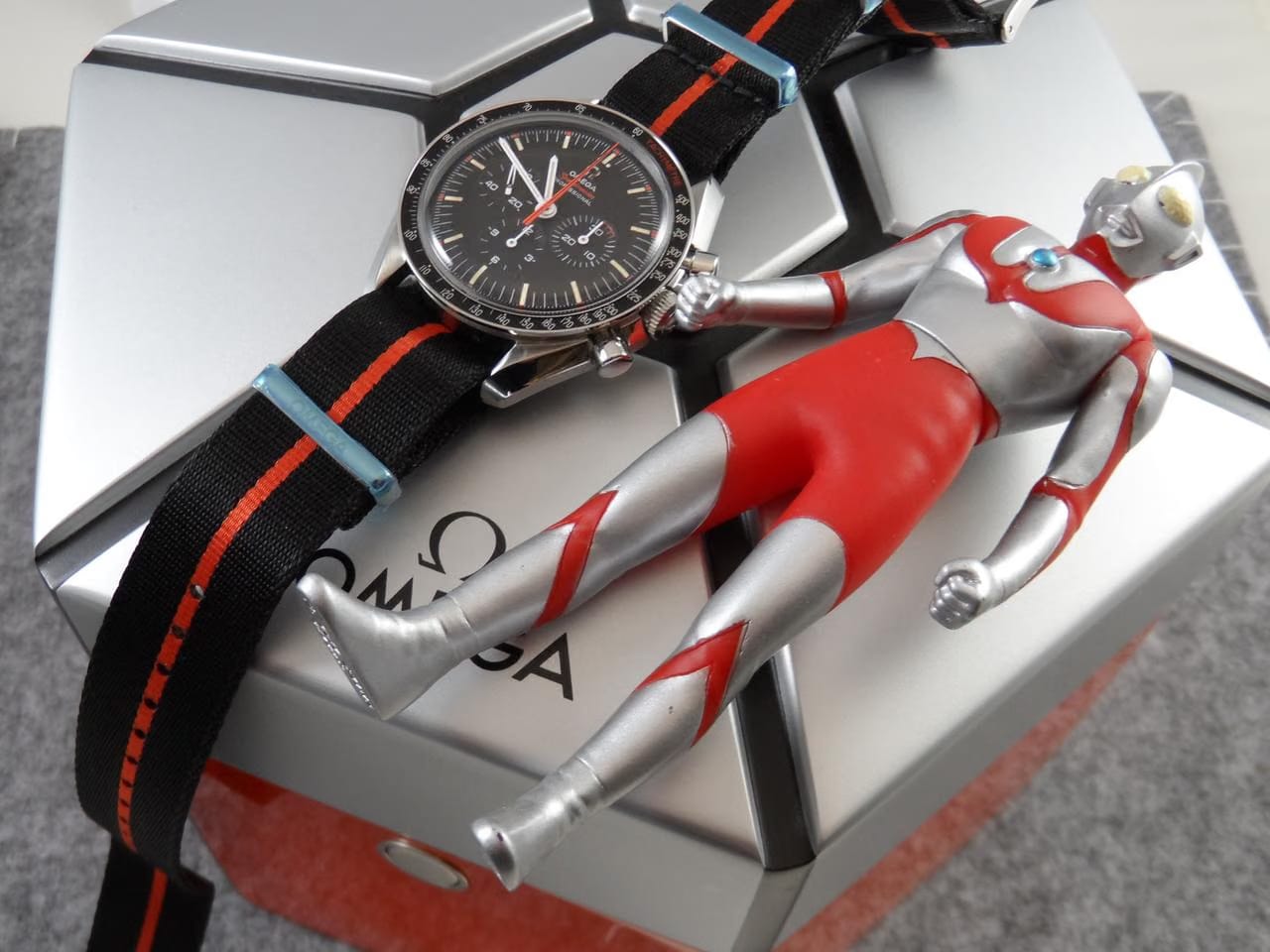 Omega Speedmaster Professional Moonwatch Speedy Tuesday Ultraman