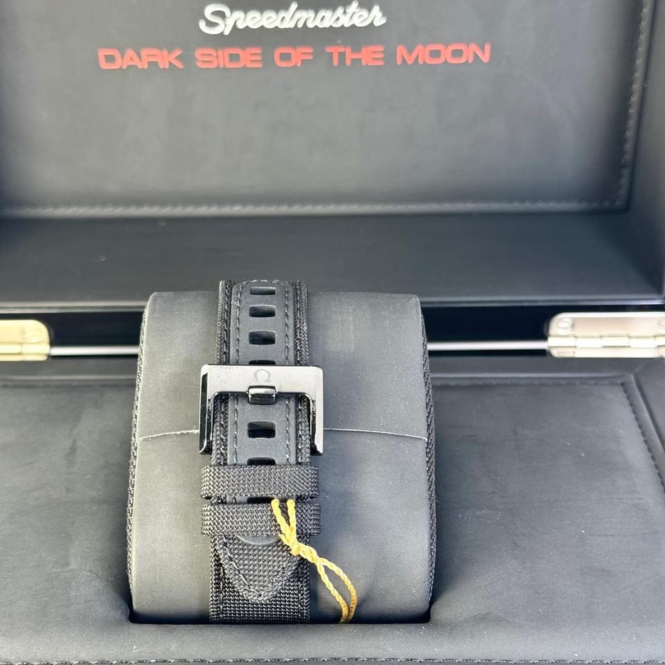 Omega Speedmaster Dark Side Of The Moon - 311.92.44.51.01.003