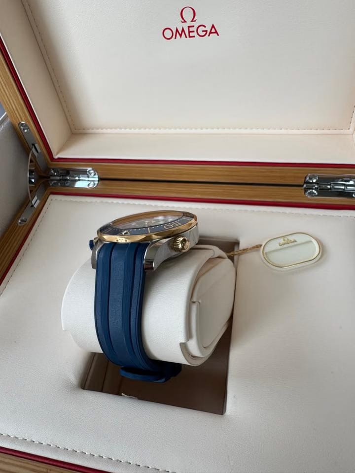 Omega Seamaster Diver 300 MMaster Chronometer Mint condition unworn full set