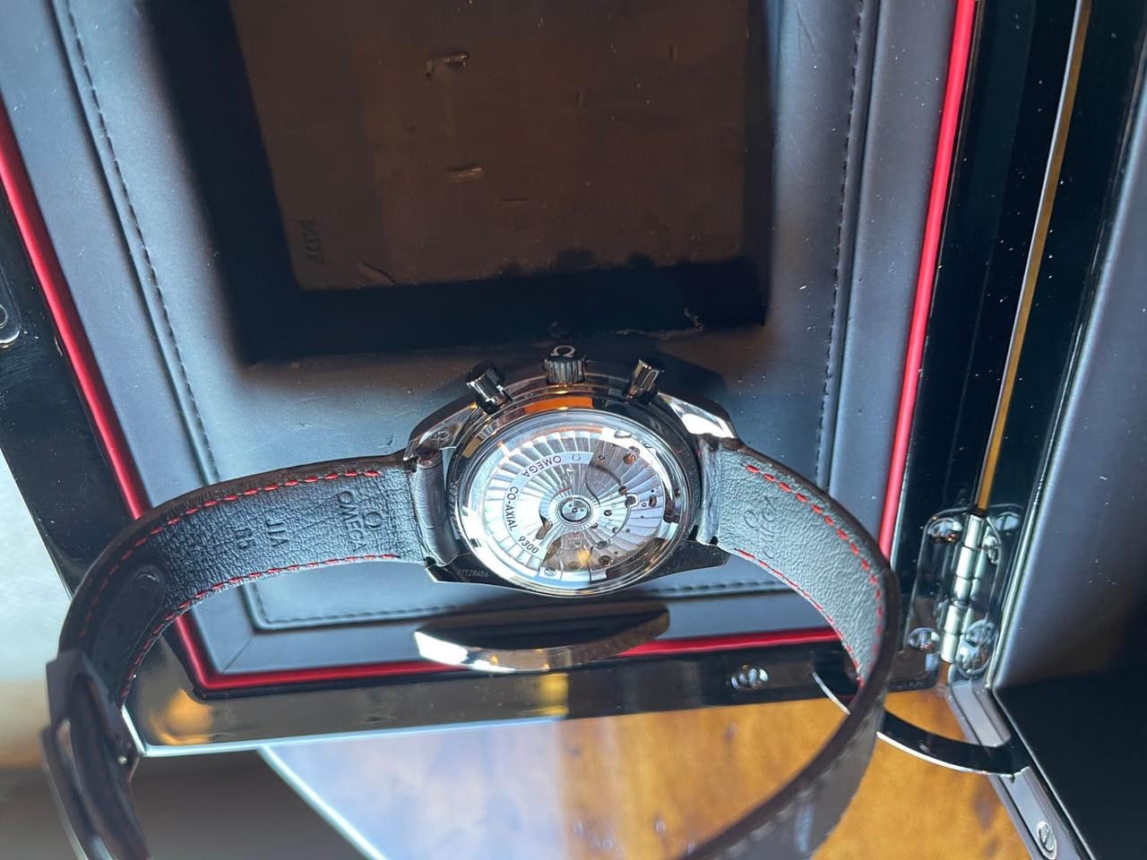 Omega Speedmaster Dark Side of the Moon Omega Speedmaster: Gray Side of the Moon
