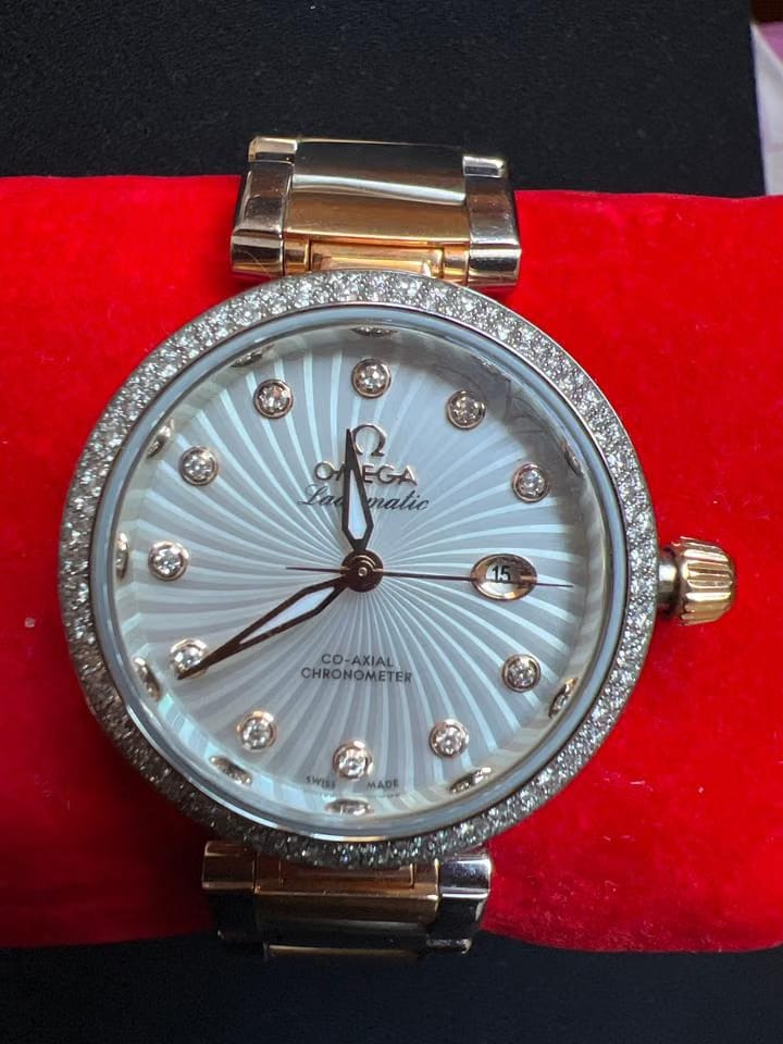 Omega De Ville Ladymatic Relógio edição especial praticamente novo e com caixa