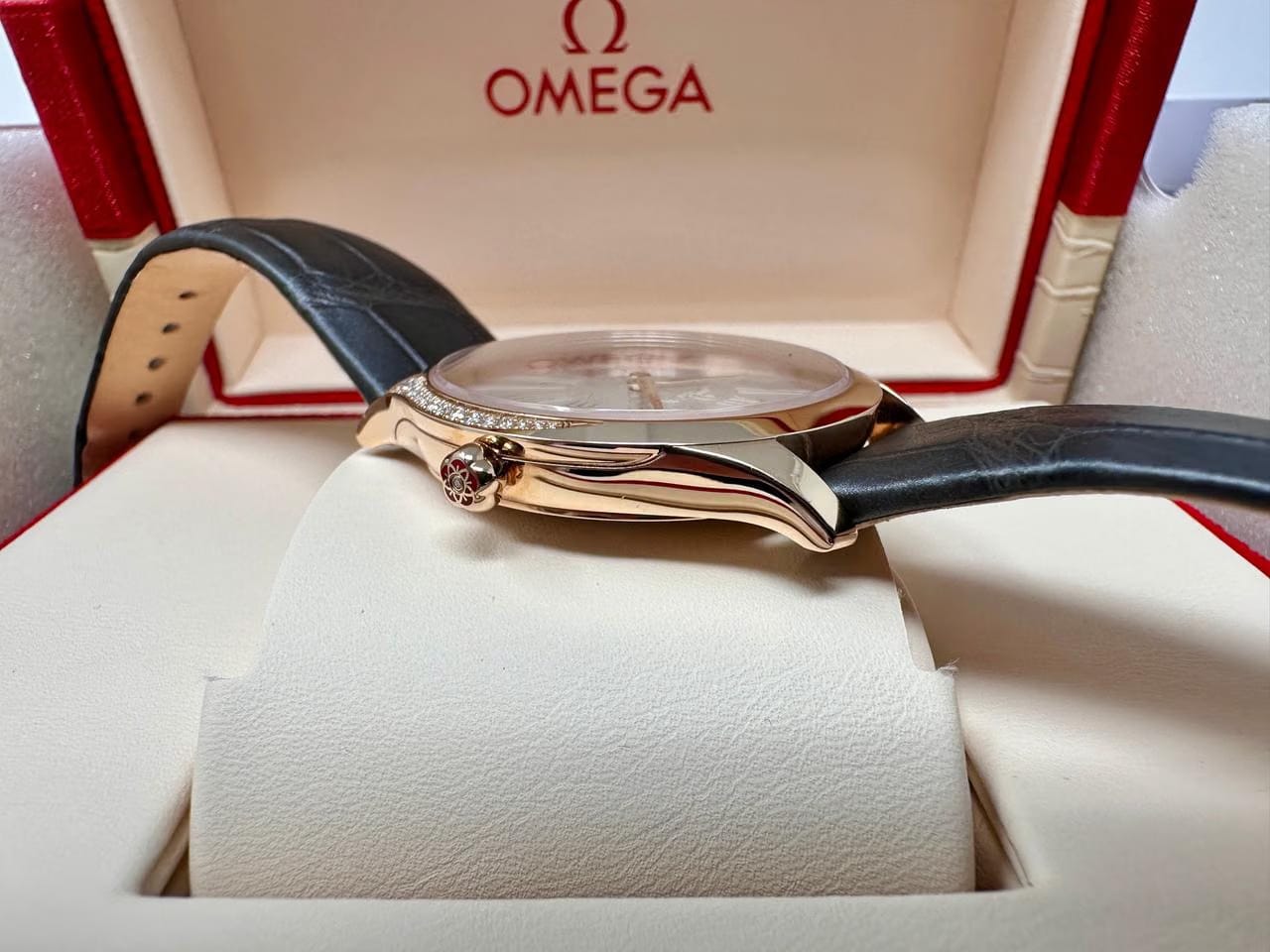 Omega De Ville Trésor Quartz 428.58.36.60.02.001 Gold Box Papers UNWORN 2025 VAT
