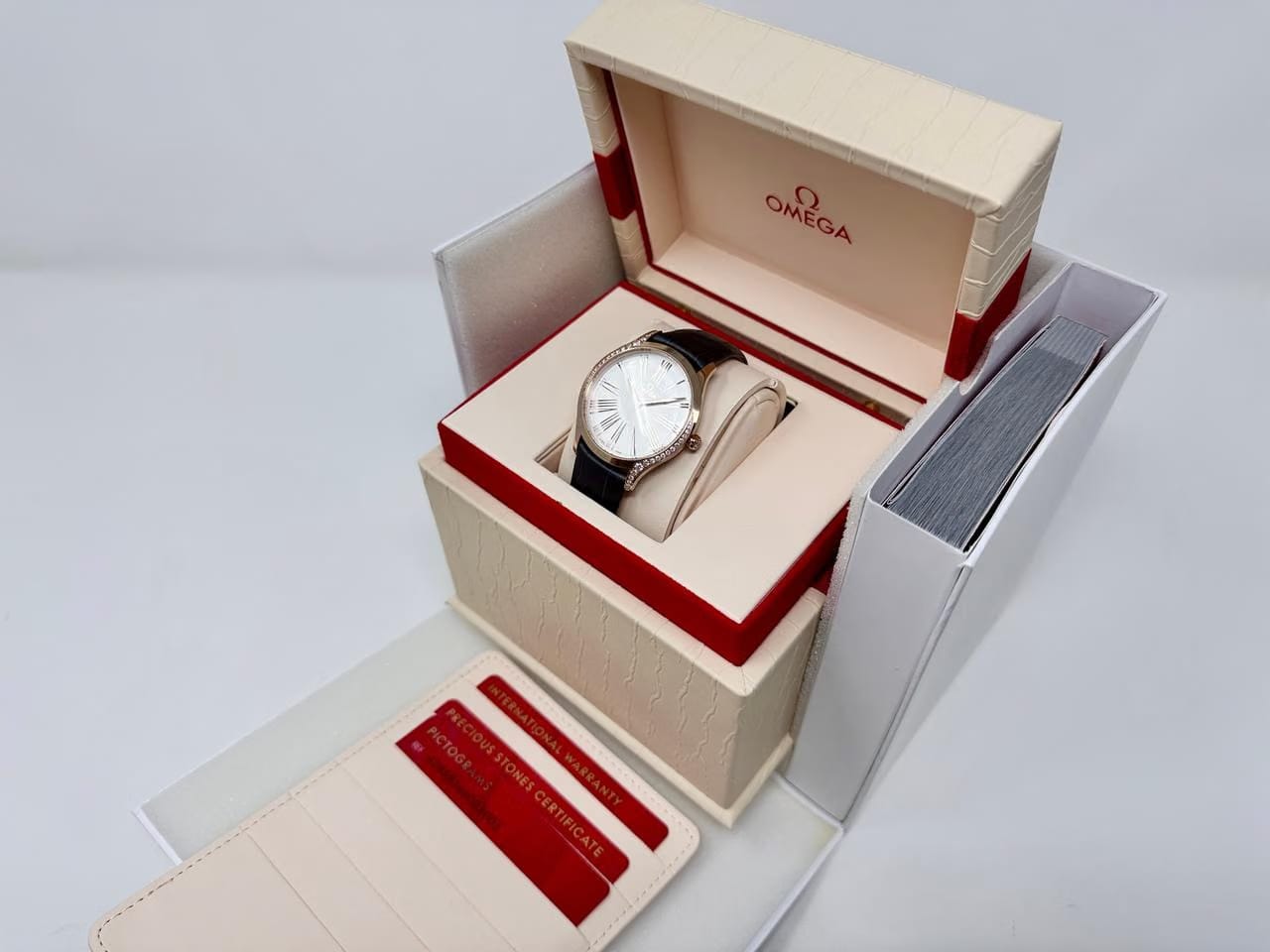 Omega De Ville Trésor Quartz 428.58.36.60.02.001 Gold Box Papers UNWORN 2025 VAT