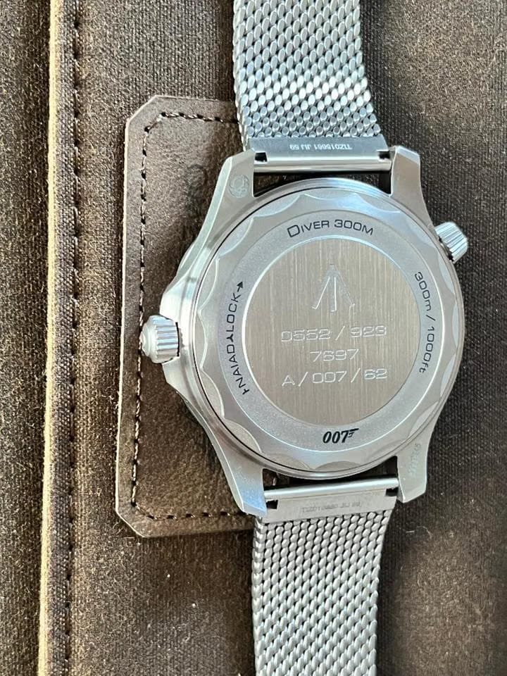 Omega Seamaster Diver 300 MED. 007 TITANIO