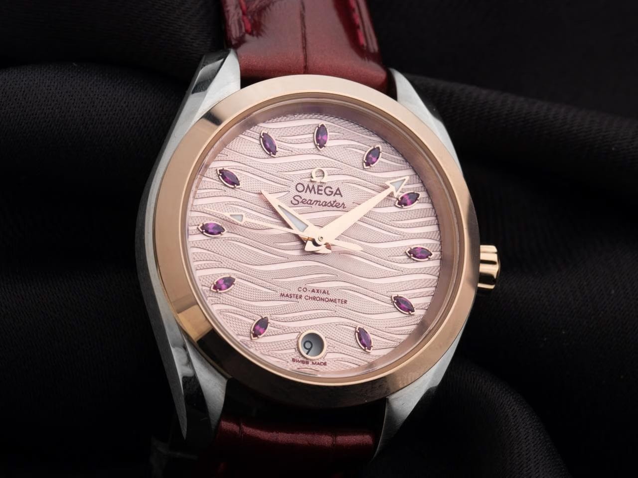 Omega Seamaster Aqua Terra150 M Ref.220.23.34.20.60.001 2025 Full Set Ungetragen Seamaster Aqua Terra 150 M Krokoleder Faltschließe Rubin