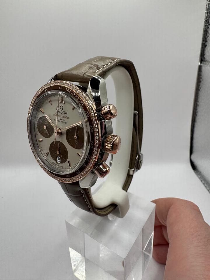 Omega Speedmaster38