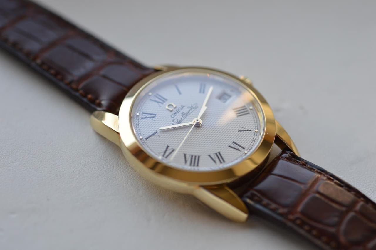 Omega Louis Brandt Automatic 18 K Yellow Gold Full Set NOS