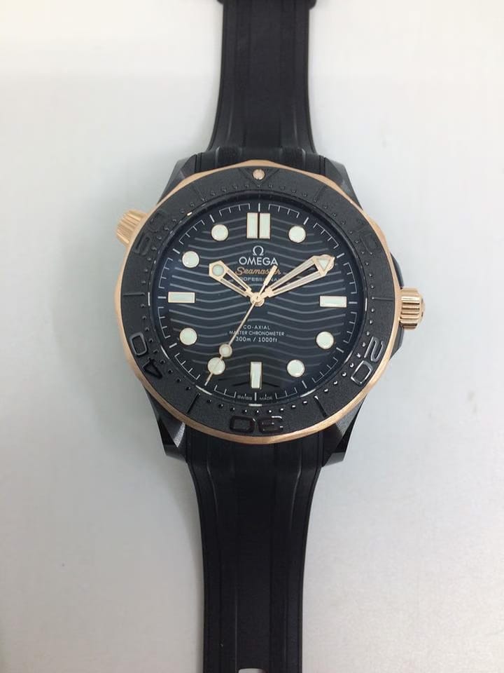 Omega Seamaster Diver 300 M43.5 mm otomatik saat 210.62.44.20.01.001