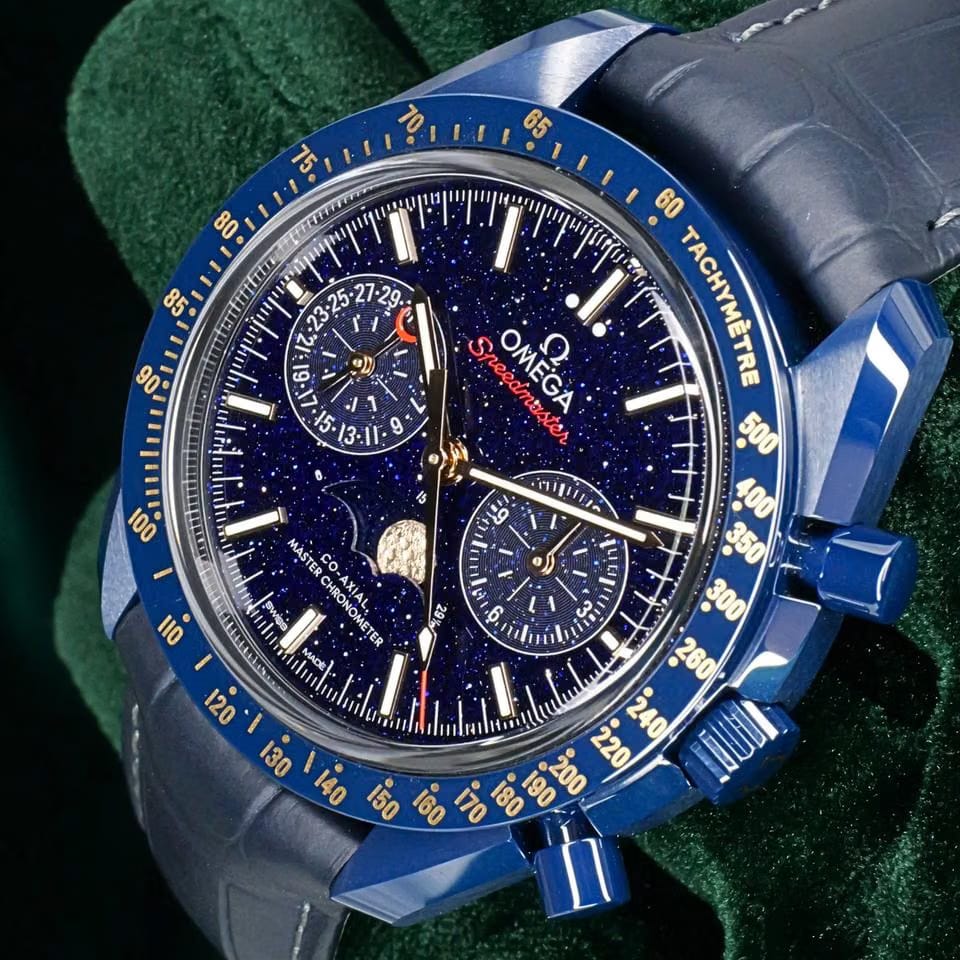 Omega Speedmaster Moonphase MINT COMPLETE SET Speedmaster Moonphase "Blue Side of the Moon" 304.93.44.52.03.002