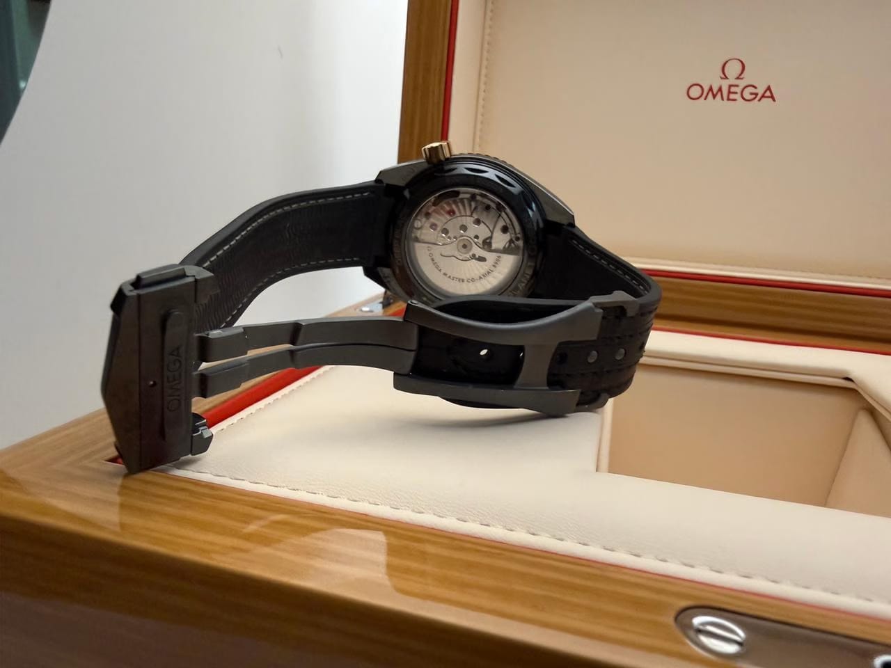 Omega Seamaster Planet Ocean Mint. Ceramic sedna gold. Collectors watch.