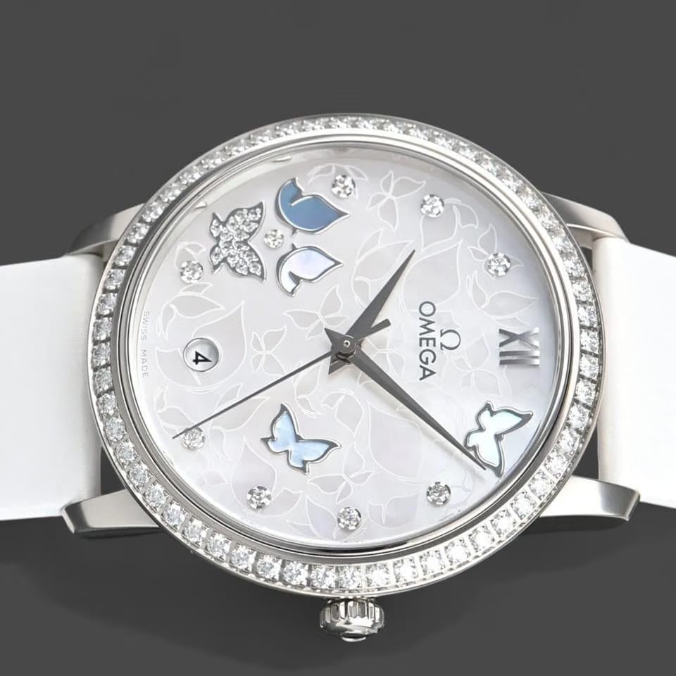 Omega De Ville Prestige Butterfly / Diamonds / White gold / 36.8 mm / 424.57.37.20.55.002