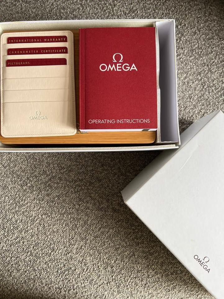 Omega Speedmaster Moonwatch Co-axial Chronograph Full set