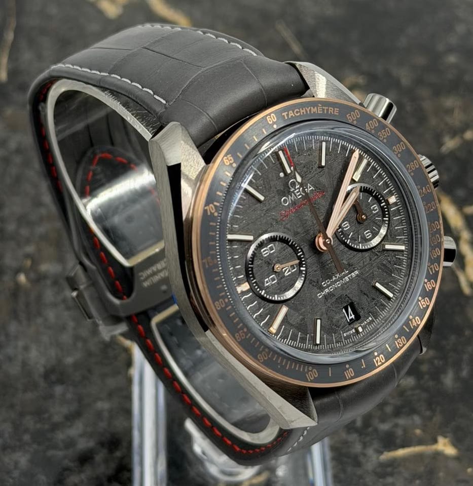 Omega Speedmaster New 2026 - Speedmaster Dark Side of the Moon 44mm - Meteorite - Leather