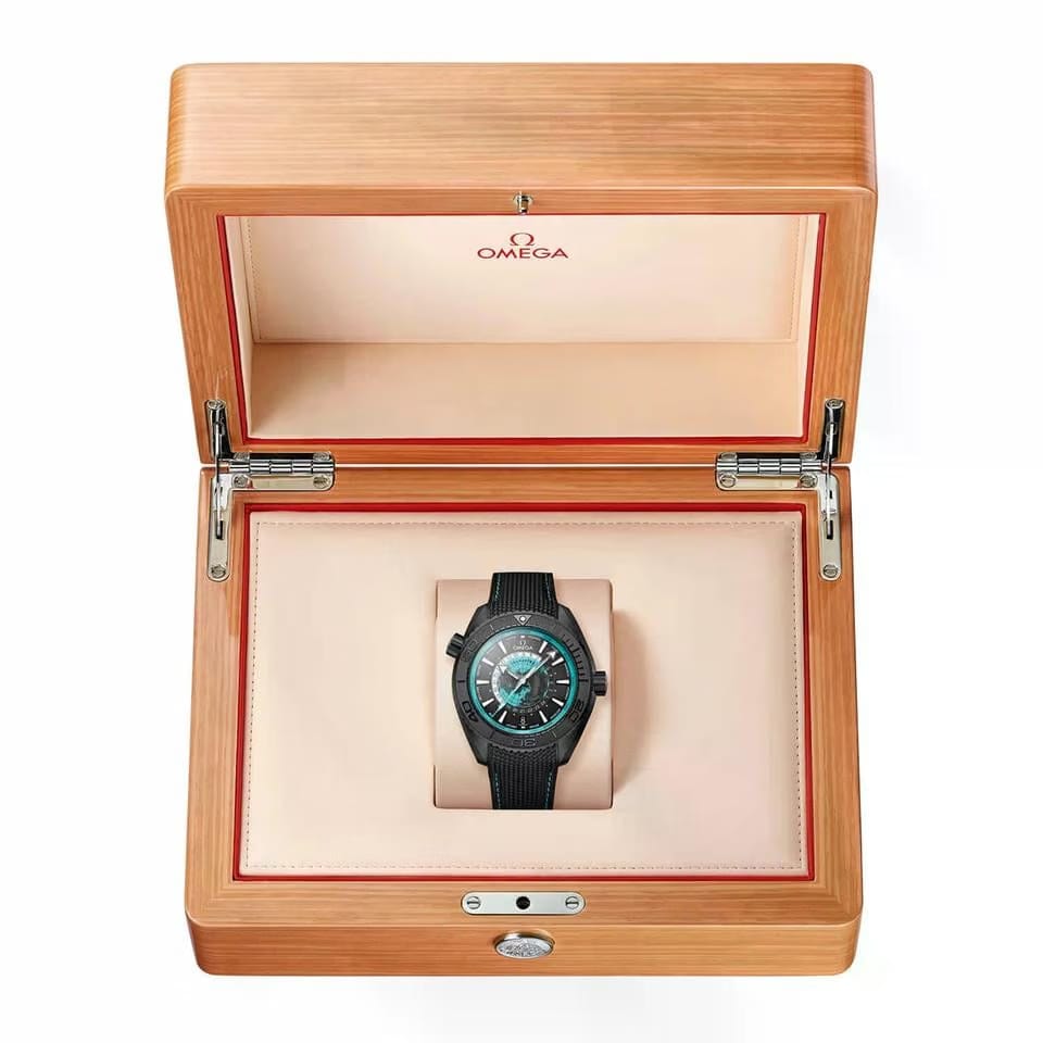 Omega Seamaster Planet Ocean Worldtimer600m Master 45mm 215.92.46.22.01.006