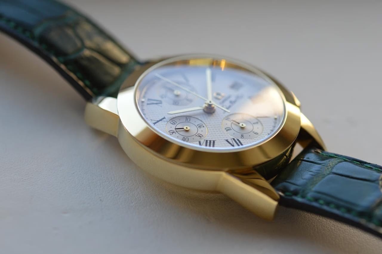 Omega Louis Brandt Chronograph Automatic 18 K Yellow Gold Full Set NOS